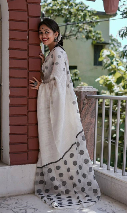 palka- dot saree