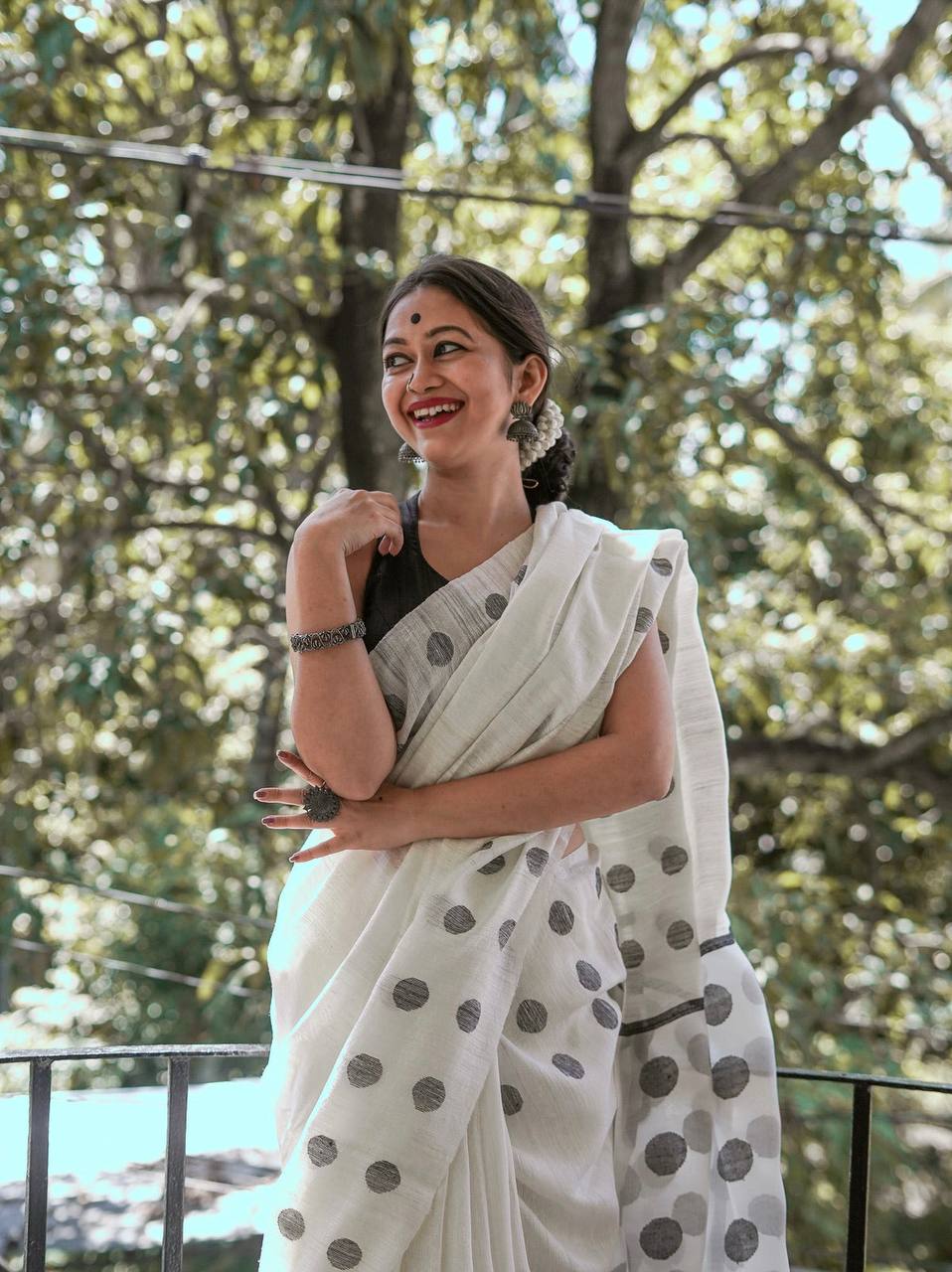 palka- dot saree